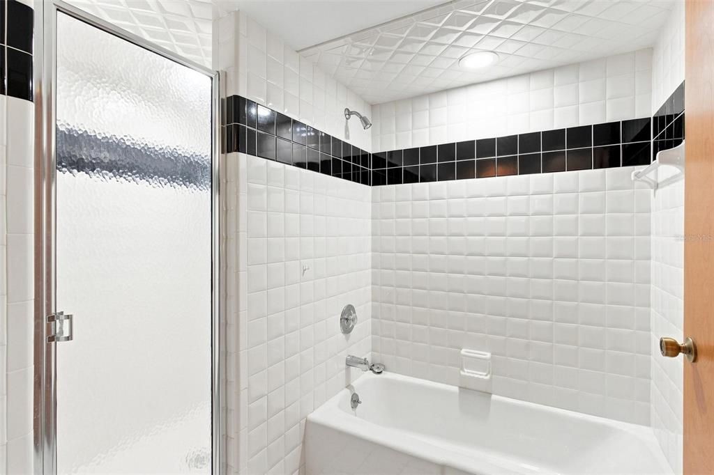 For Sale: $500,000 (3 beds, 3 baths, 2108 Square Feet)