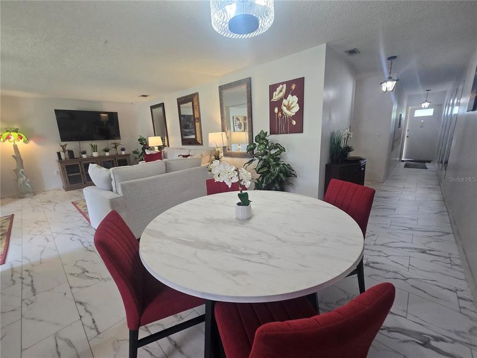 For Rent: $1,750 (2 beds, 2 baths, 1140 Square Feet)
