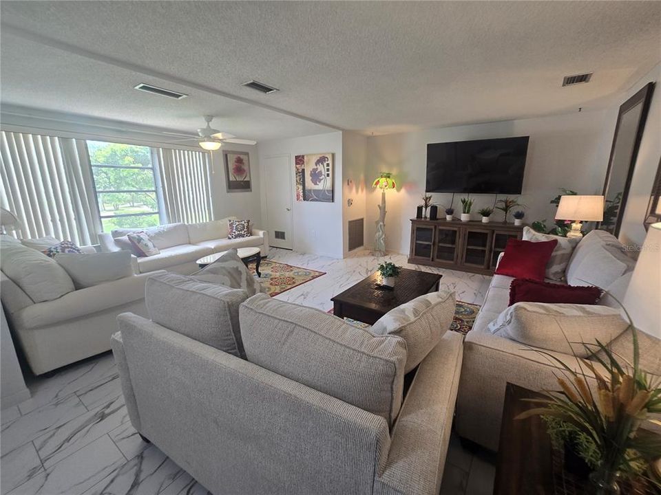 For Rent: $1,750 (2 beds, 2 baths, 1140 Square Feet)