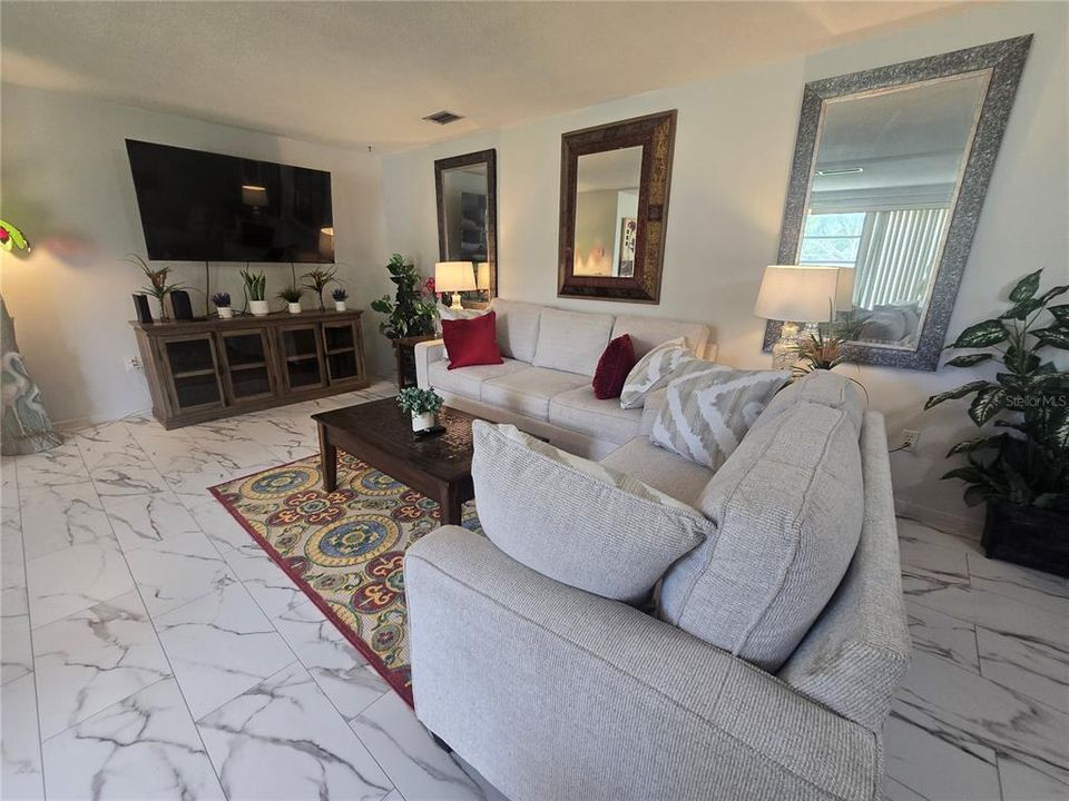 For Rent: $1,750 (2 beds, 2 baths, 1140 Square Feet)