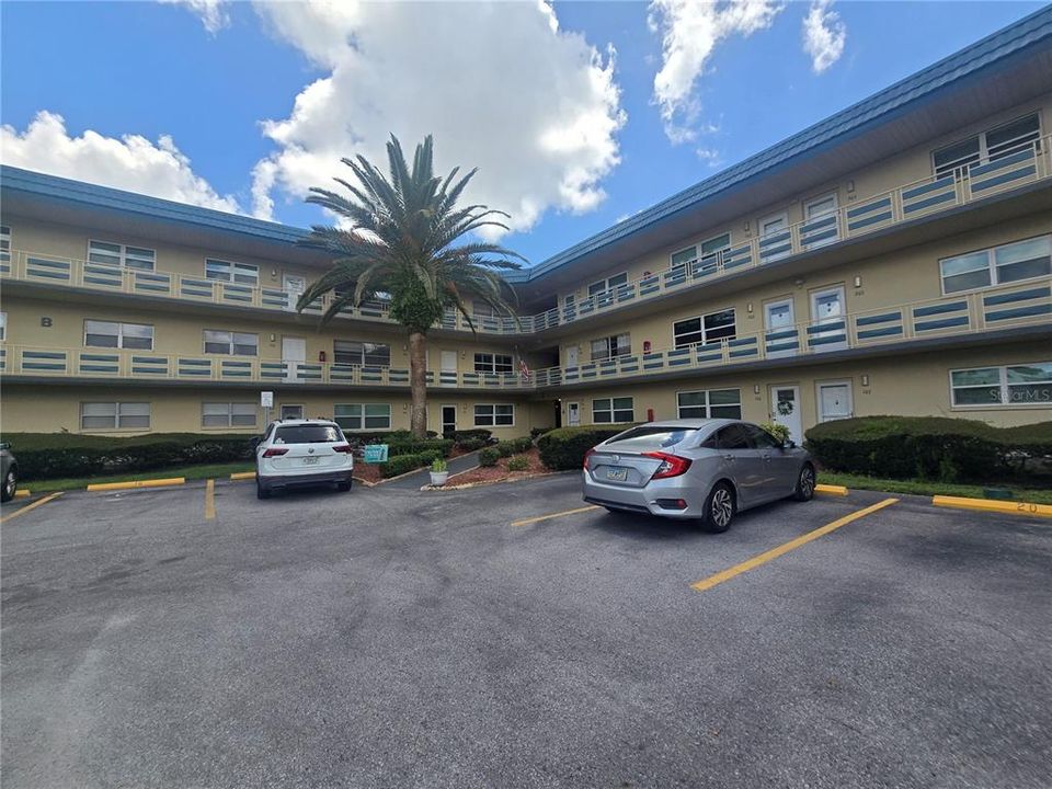 For Rent: $1,750 (2 beds, 2 baths, 1140 Square Feet)
