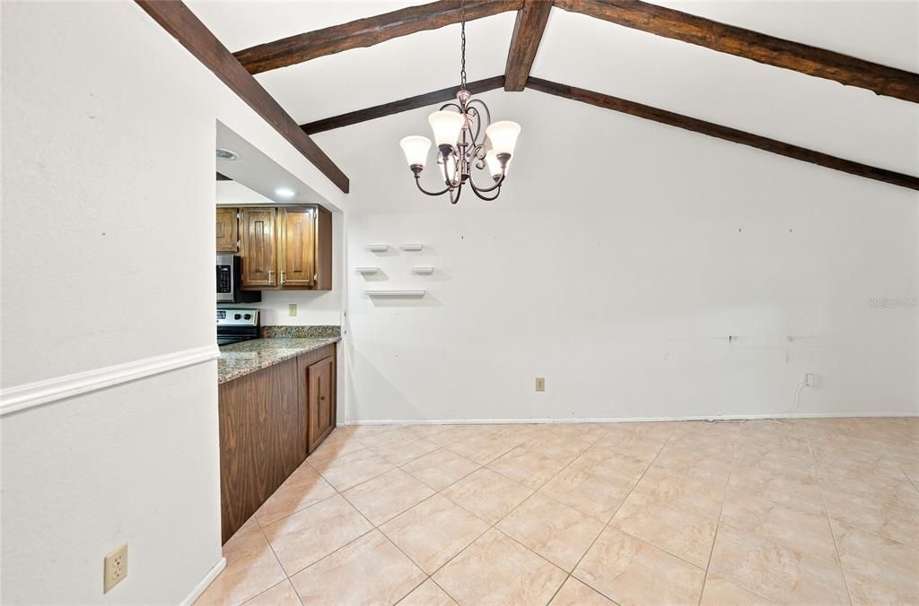 For Sale: $144,900 (2 beds, 1 baths, 767 Square Feet)