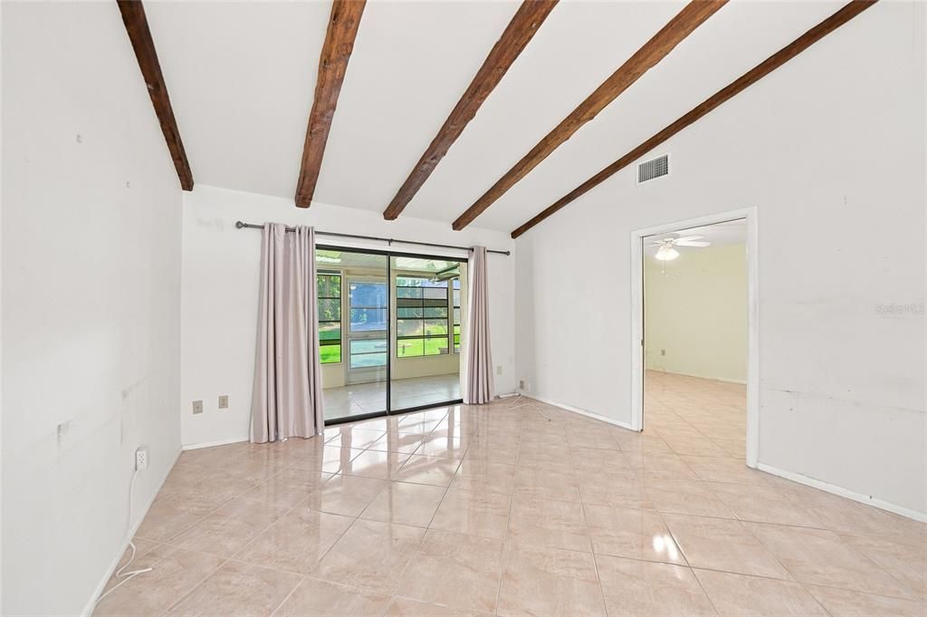 For Sale: $144,900 (2 beds, 1 baths, 767 Square Feet)