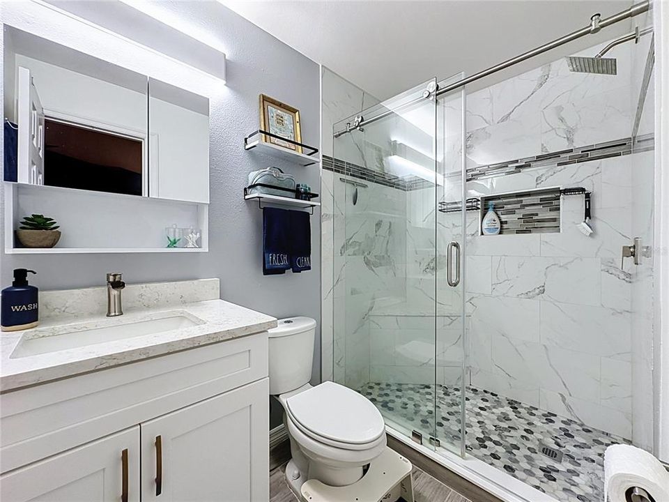 На продажу: $335,000 (3 спален, 2 ванн, 1227 Квадратных фут)