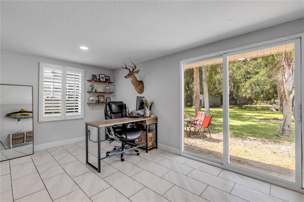 For Sale: $369,000 (2 beds, 1 baths, 1054 Square Feet)