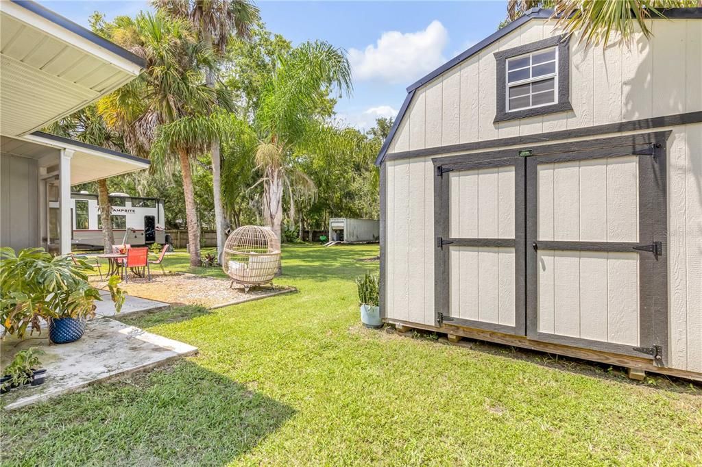 For Sale: $369,000 (2 beds, 1 baths, 1054 Square Feet)