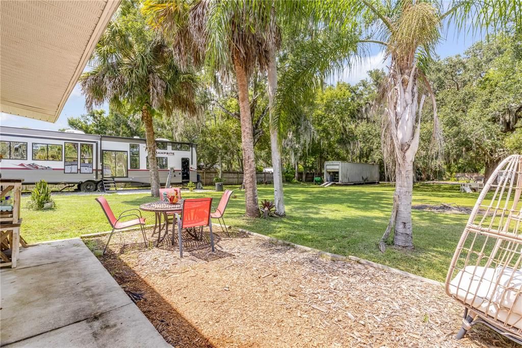 For Sale: $369,000 (2 beds, 1 baths, 1054 Square Feet)