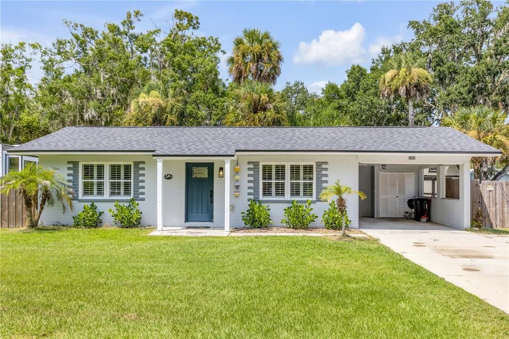 For Sale: $369,000 (2 beds, 1 baths, 1054 Square Feet)