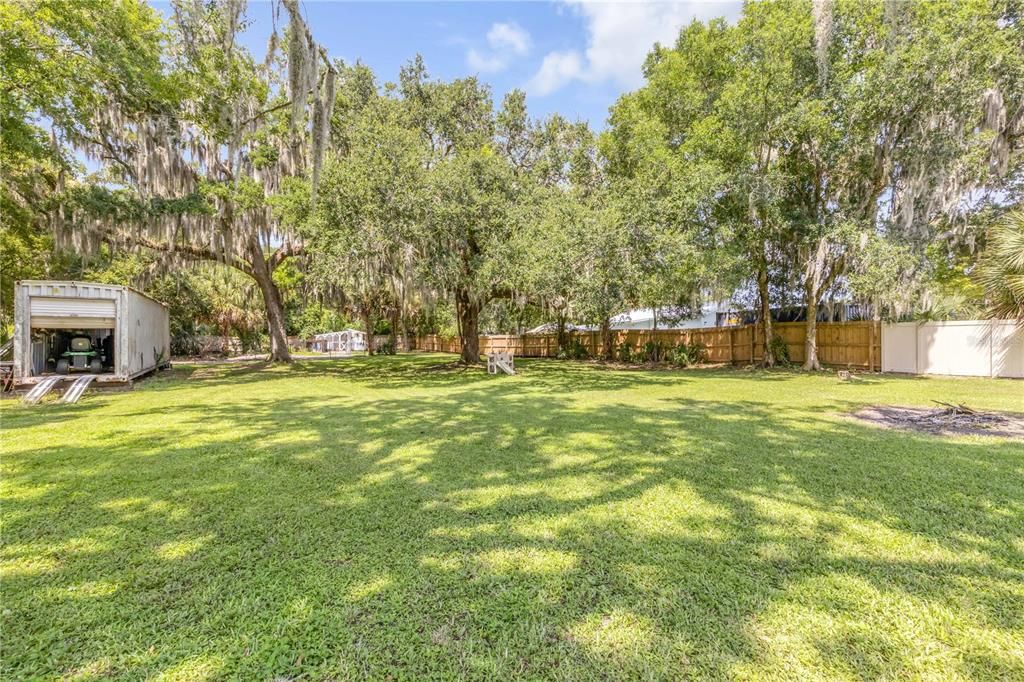 For Sale: $369,000 (2 beds, 1 baths, 1054 Square Feet)