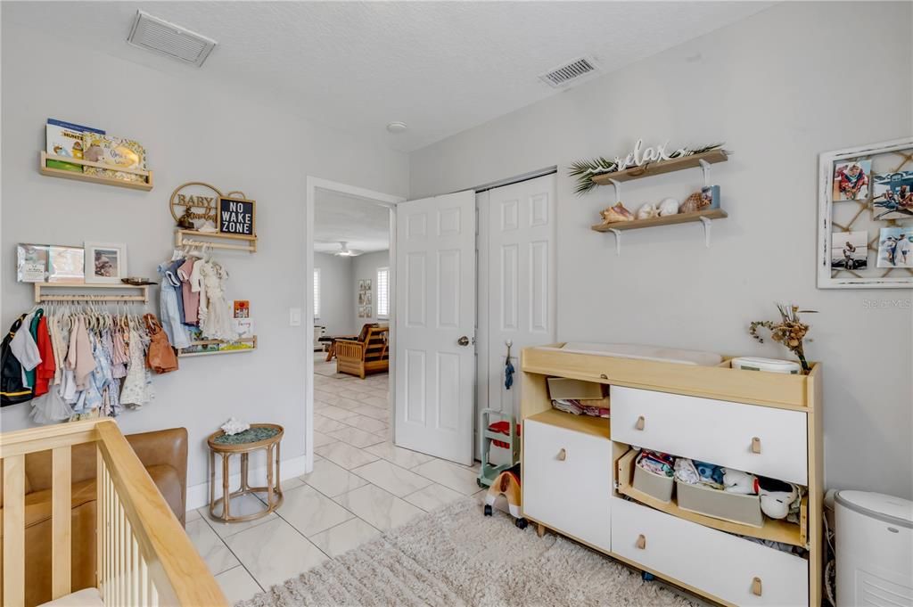 For Sale: $369,000 (2 beds, 1 baths, 1054 Square Feet)