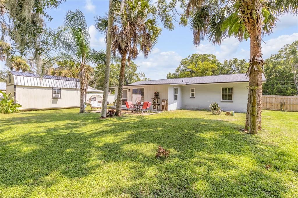For Sale: $369,000 (2 beds, 1 baths, 1054 Square Feet)