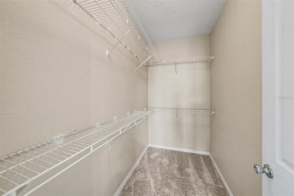 На продажу: $324,999 (2 спален, 2 ванн, 1085 Квадратных фут)