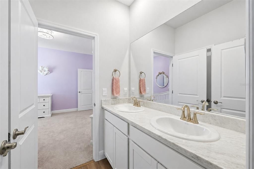 For Sale: $585,000 (4 beds, 3 baths, 2828 Square Feet)