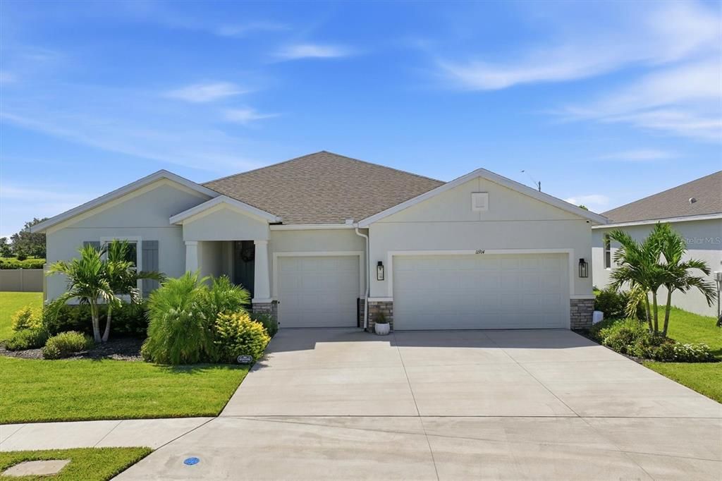 For Sale: $585,000 (4 beds, 3 baths, 2828 Square Feet)
