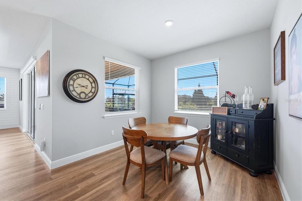 For Sale: $585,000 (4 beds, 3 baths, 2828 Square Feet)