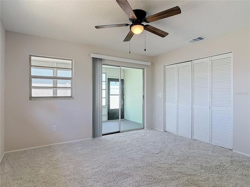 For Sale: $639,500 (2 beds, 1 baths, 863 Square Feet)