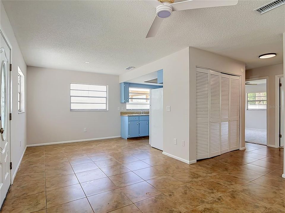 For Sale: $639,500 (2 beds, 1 baths, 863 Square Feet)