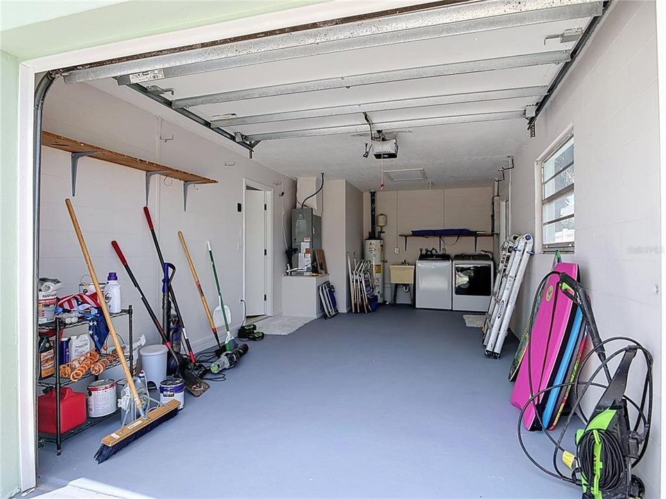 For Sale: $639,500 (2 beds, 1 baths, 863 Square Feet)