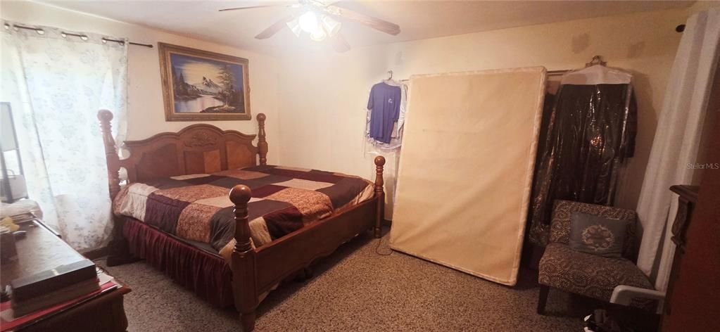 For Sale: $350,000 (7 beds, 3 baths, 1876 Square Feet)