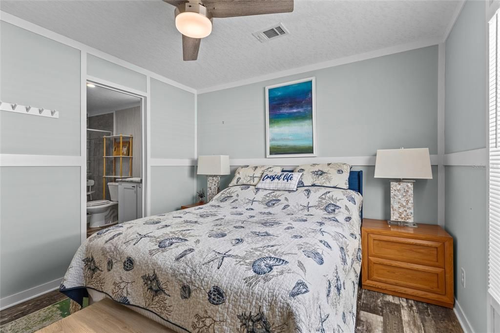For Sale: $250,000 (3 beds, 2 baths, 1089 Square Feet)