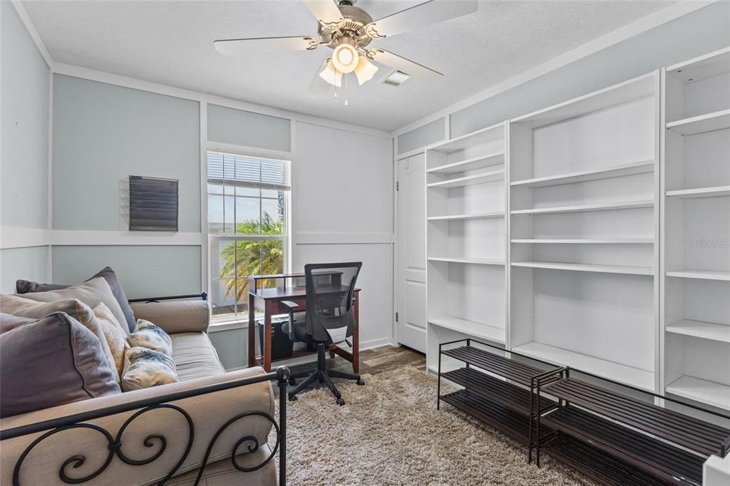 For Sale: $250,000 (3 beds, 2 baths, 1089 Square Feet)