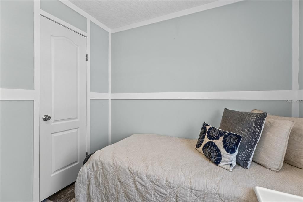 For Sale: $250,000 (3 beds, 2 baths, 1089 Square Feet)