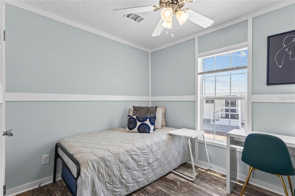 For Sale: $250,000 (3 beds, 2 baths, 1089 Square Feet)