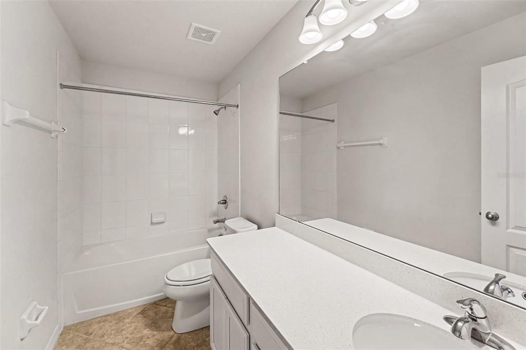 En Venta: $600,000 (5 camas, 2 baños, 3067 Pies cuadrados)