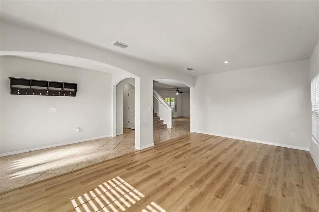 En Venta: $600,000 (5 camas, 2 baños, 3067 Pies cuadrados)