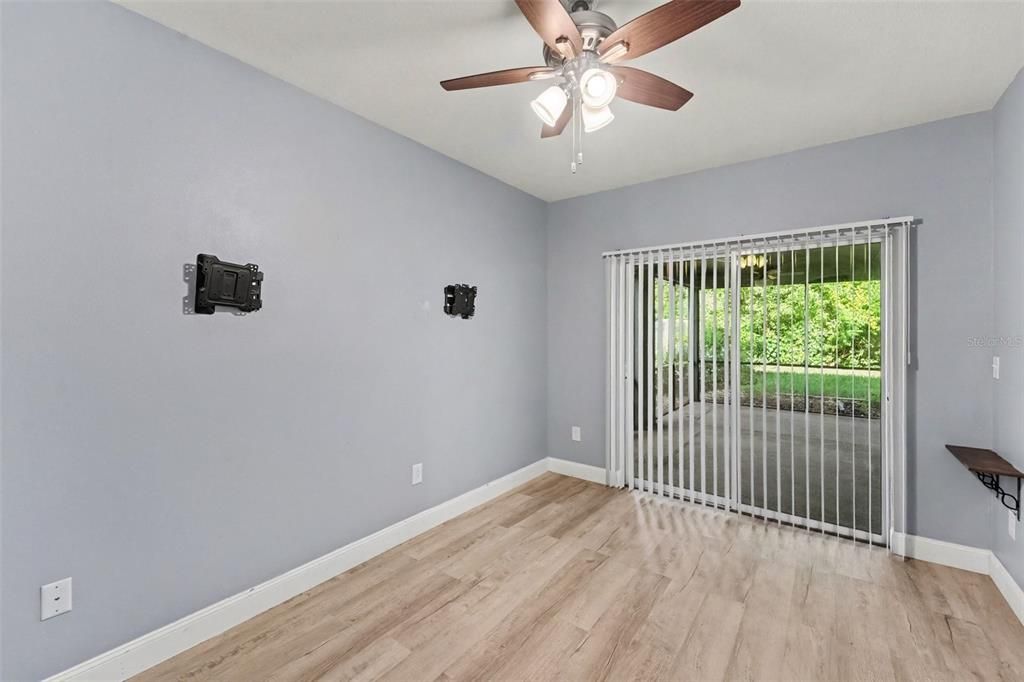 En Venta: $600,000 (5 camas, 2 baños, 3067 Pies cuadrados)
