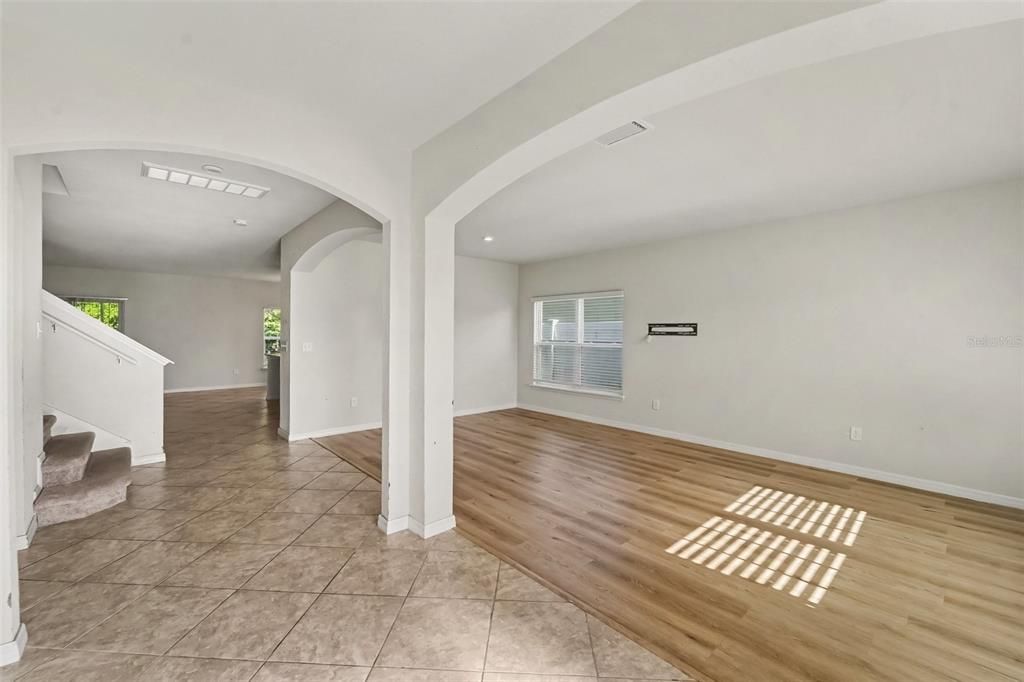En Venta: $600,000 (5 camas, 2 baños, 3067 Pies cuadrados)