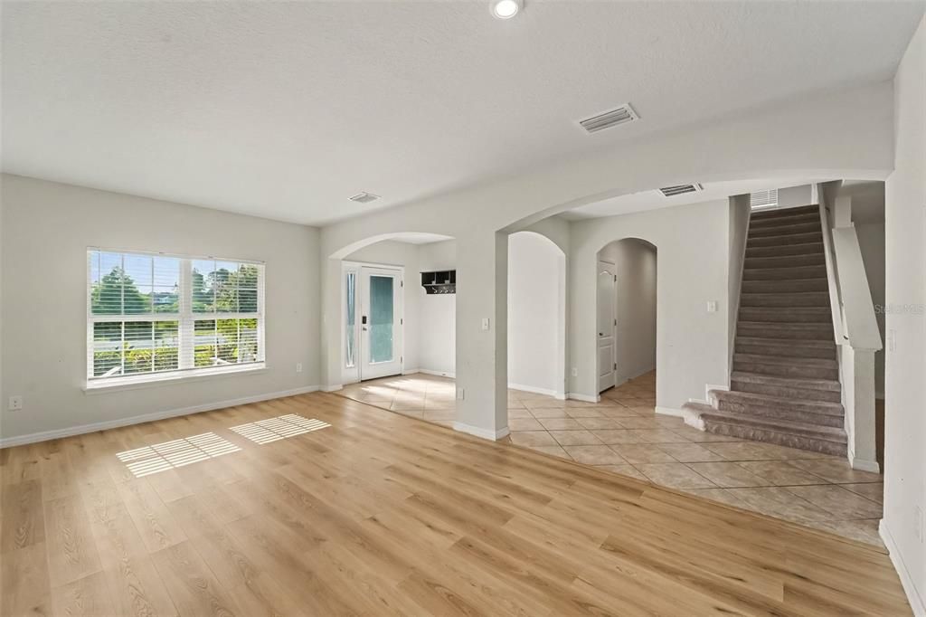 En Venta: $600,000 (5 camas, 2 baños, 3067 Pies cuadrados)