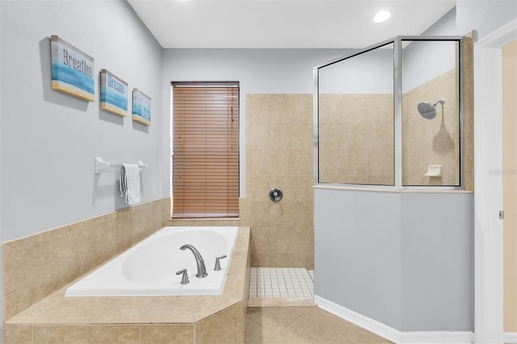На продажу: $599,900 (4 спален, 3 ванн, 3260 Квадратных фут)