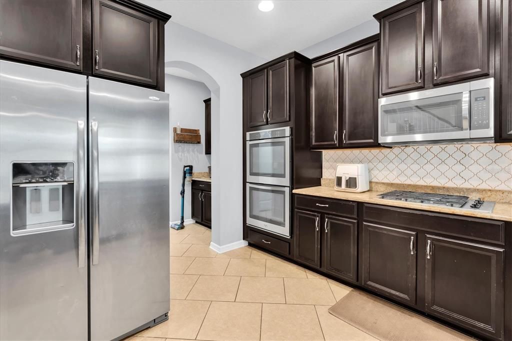 На продажу: $599,900 (4 спален, 3 ванн, 3260 Квадратных фут)