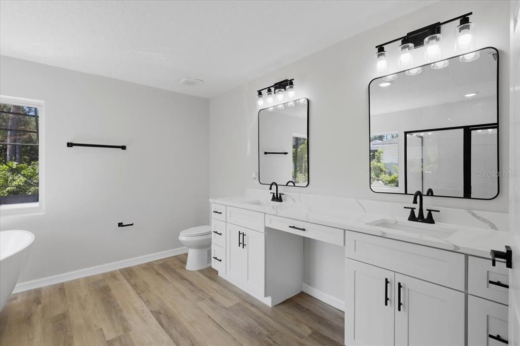 For Sale: $484,900 (3 beds, 2 baths, 2242 Square Feet)