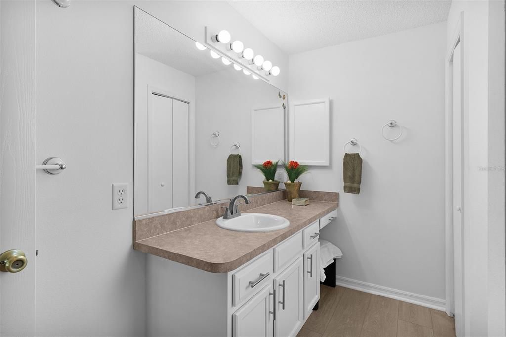 For Sale: $298,000 (3 beds, 2 baths, 1392 Square Feet)
