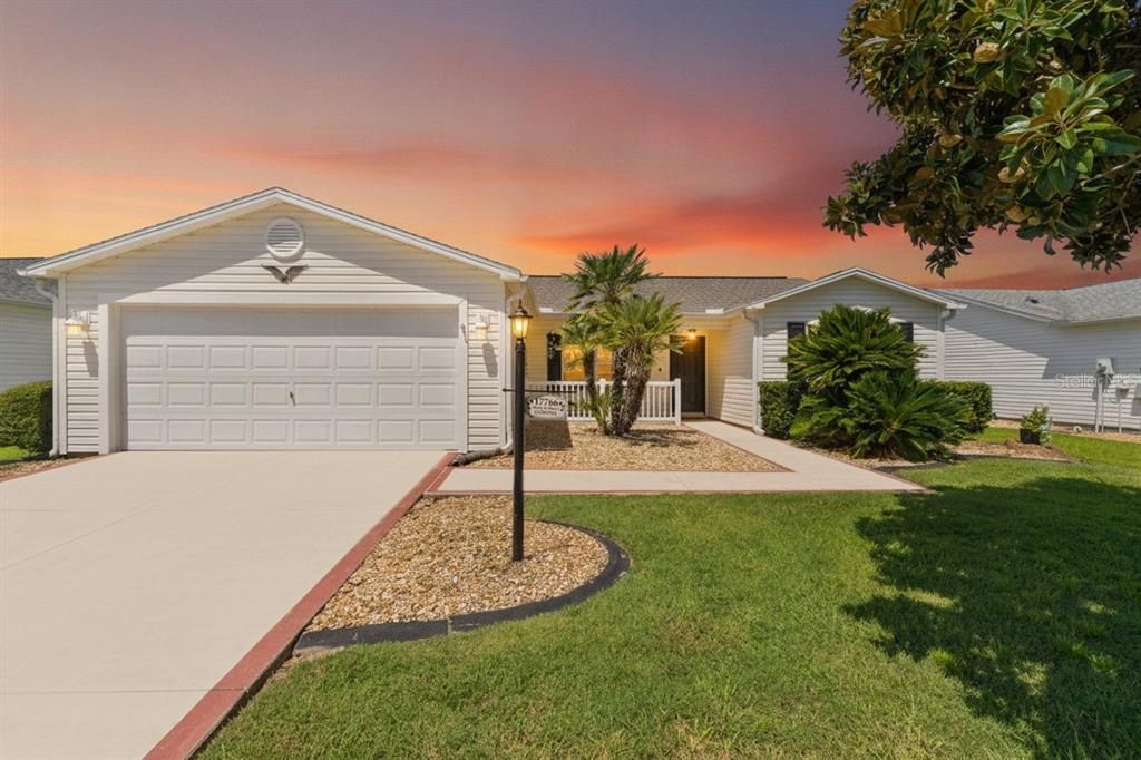 For Sale: $298,000 (3 beds, 2 baths, 1392 Square Feet)