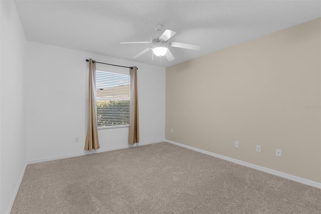 For Sale: $298,000 (3 beds, 2 baths, 1392 Square Feet)
