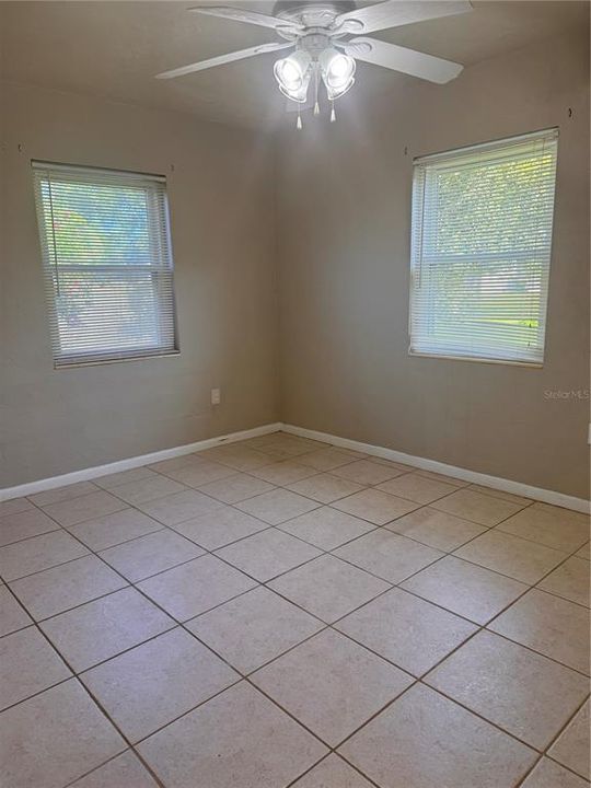 For Sale: $189,900 (2 beds, 1 baths, 814 Square Feet)