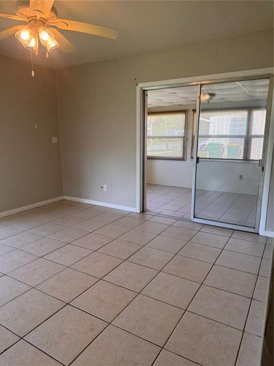 For Sale: $189,900 (2 beds, 1 baths, 814 Square Feet)