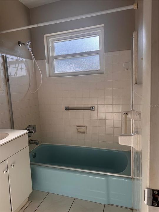 For Sale: $189,900 (2 beds, 1 baths, 814 Square Feet)