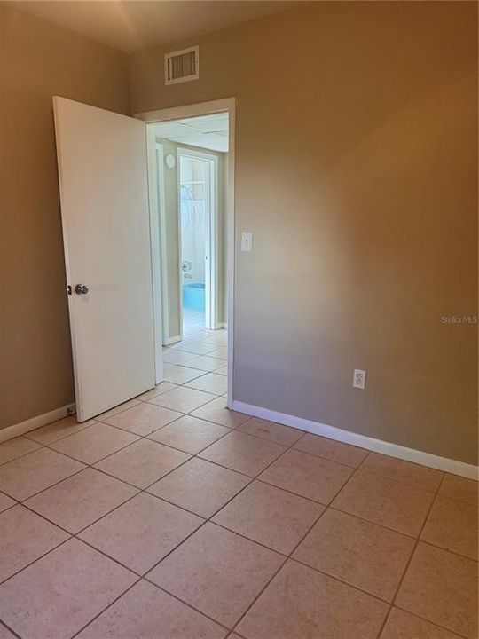 For Sale: $189,900 (2 beds, 1 baths, 814 Square Feet)