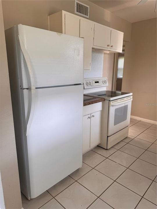 For Sale: $189,900 (2 beds, 1 baths, 814 Square Feet)