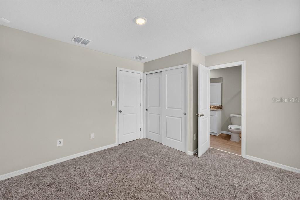 For Rent: $2,200 (3 beds, 2 baths, 1566 Square Feet)