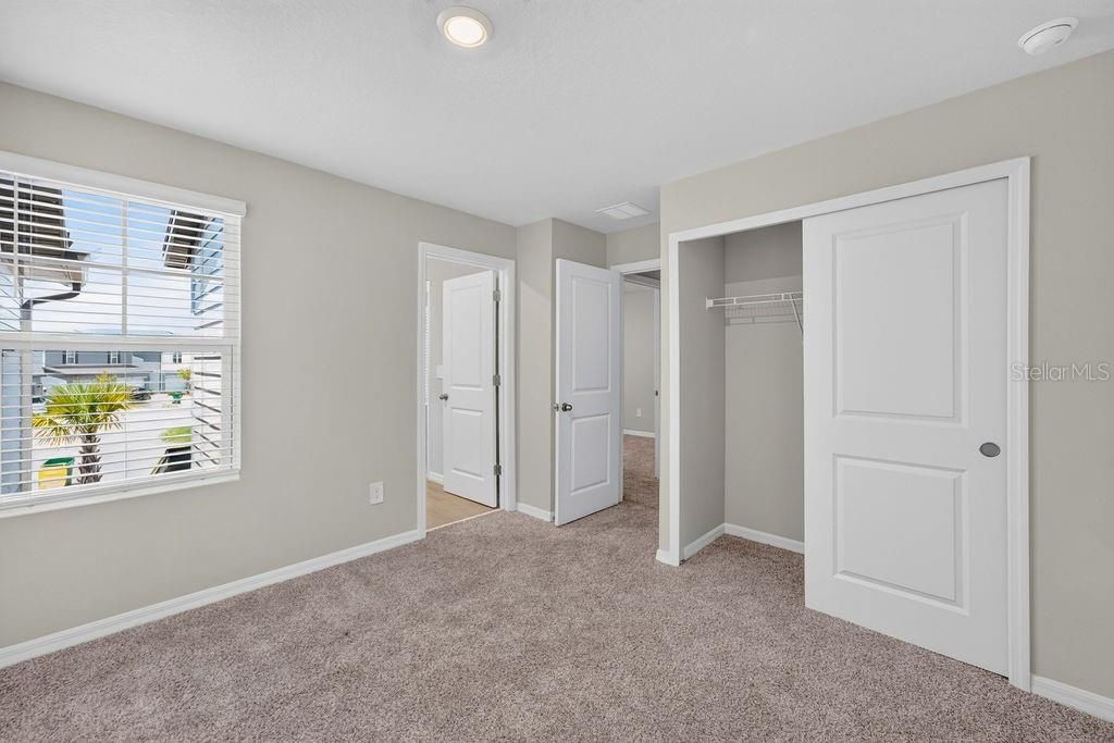 For Rent: $2,200 (3 beds, 2 baths, 1566 Square Feet)