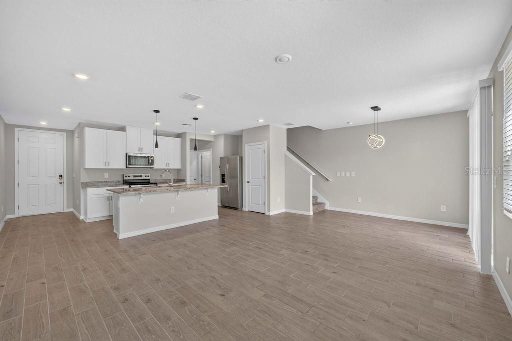 For Rent: $2,200 (3 beds, 2 baths, 1566 Square Feet)