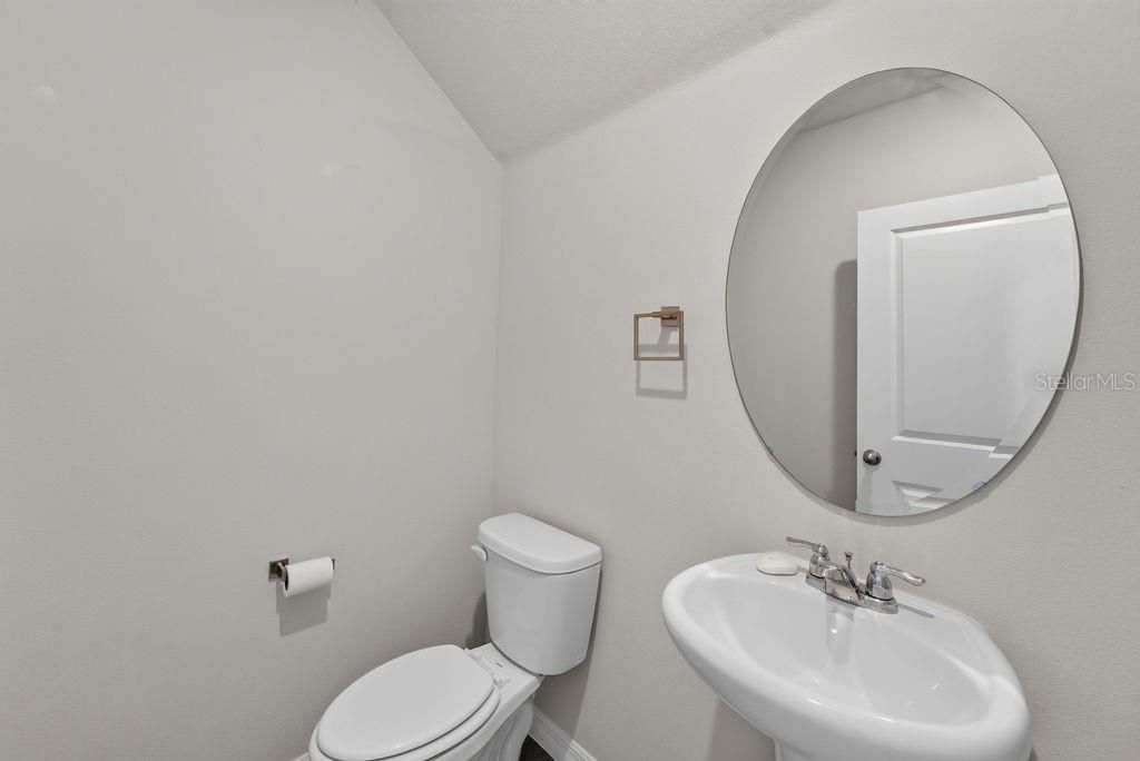 For Rent: $2,200 (3 beds, 2 baths, 1566 Square Feet)