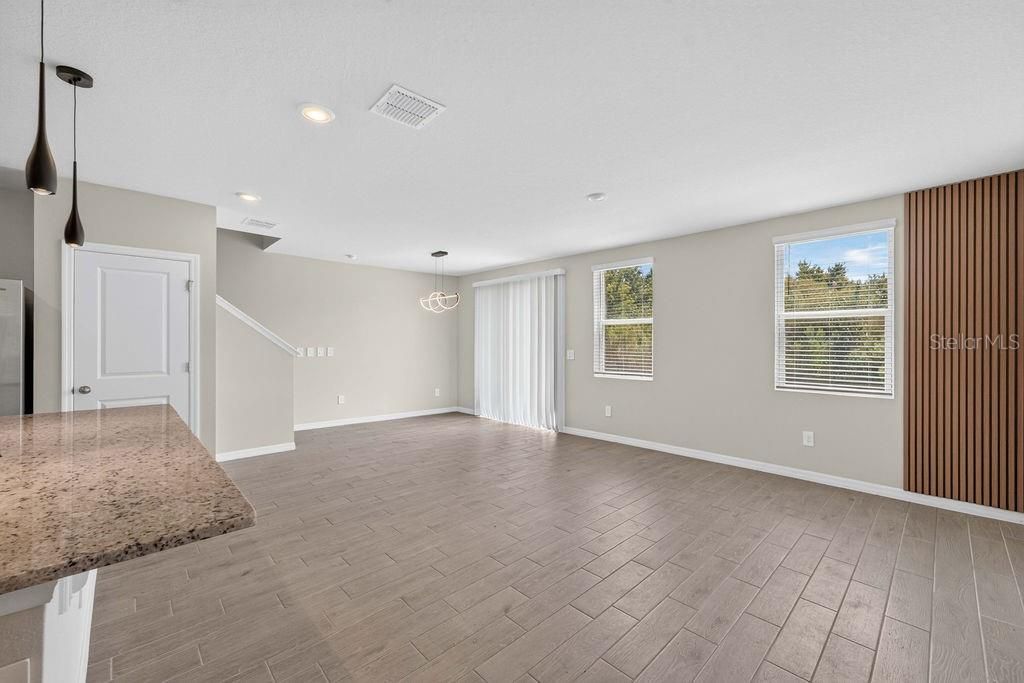For Rent: $2,200 (3 beds, 2 baths, 1566 Square Feet)