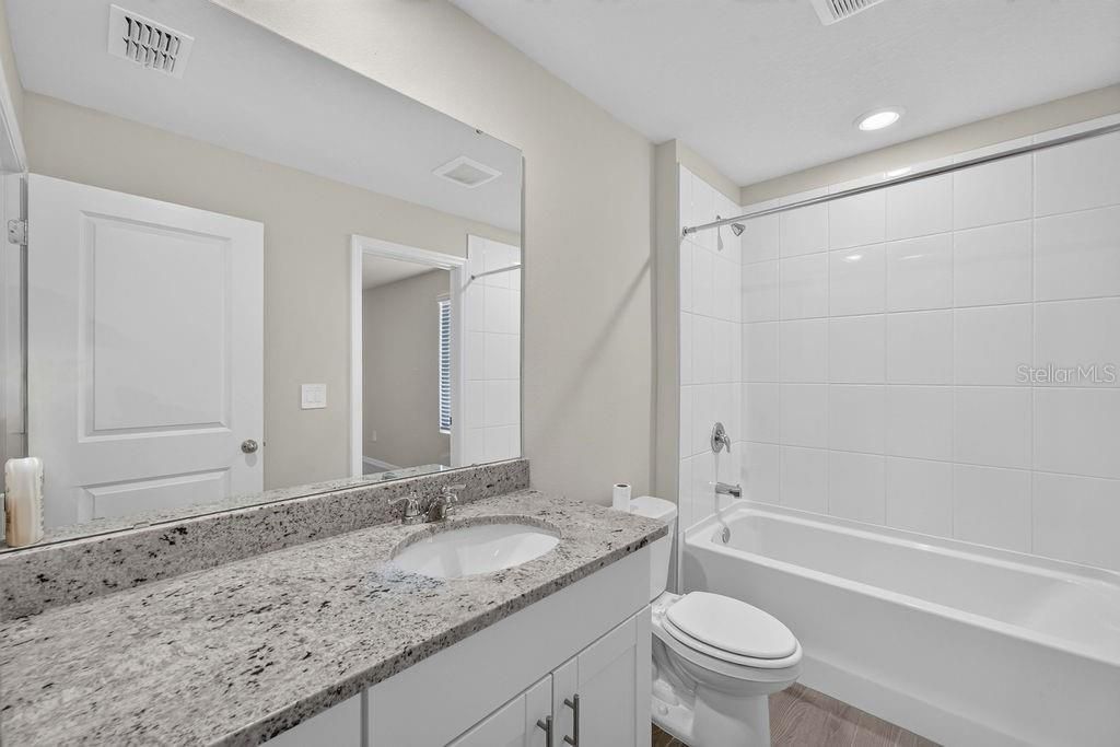 For Rent: $2,200 (3 beds, 2 baths, 1566 Square Feet)