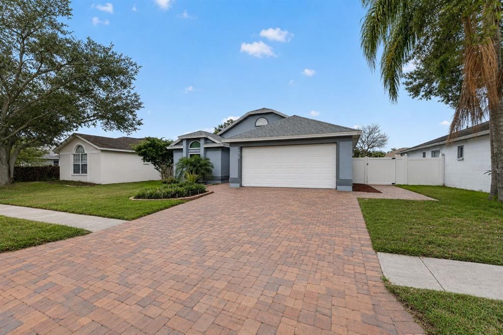 For Sale: $449,900 (3 beds, 2 baths, 1402 Square Feet)
